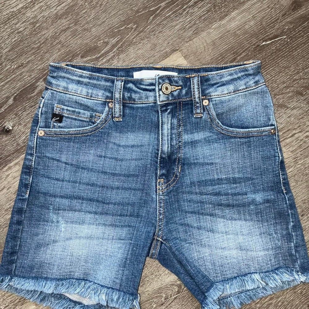 Kancan The Riley mid rise denim shorts frayed hem summer Size S 3.5-4in inseam